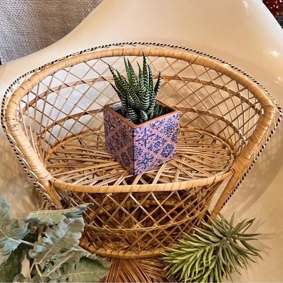 Vintage Bohemian Whicker Ratan Peacock Chair Plant Stand Holder - Picture 7 of 7